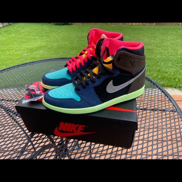 Air Jordan 1 Retro High “Bio Hack” Comes with Box and 2 Sets of Laces. - Picture 3 of 7